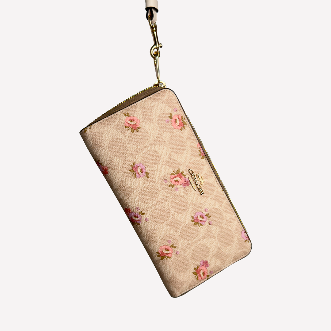 COACH-WRISTLET-FLOWERS