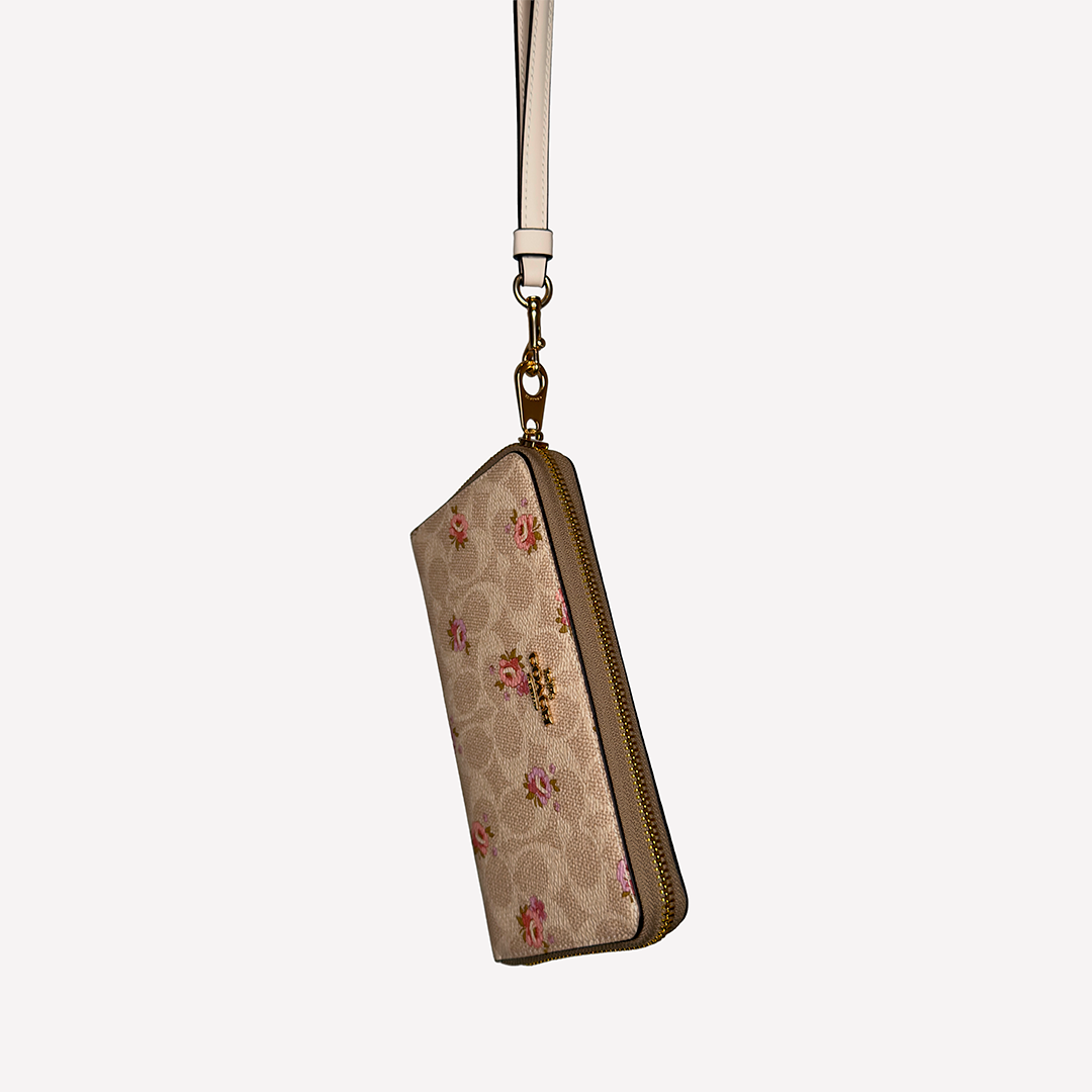COACH-WRISTLET-FLOWERS