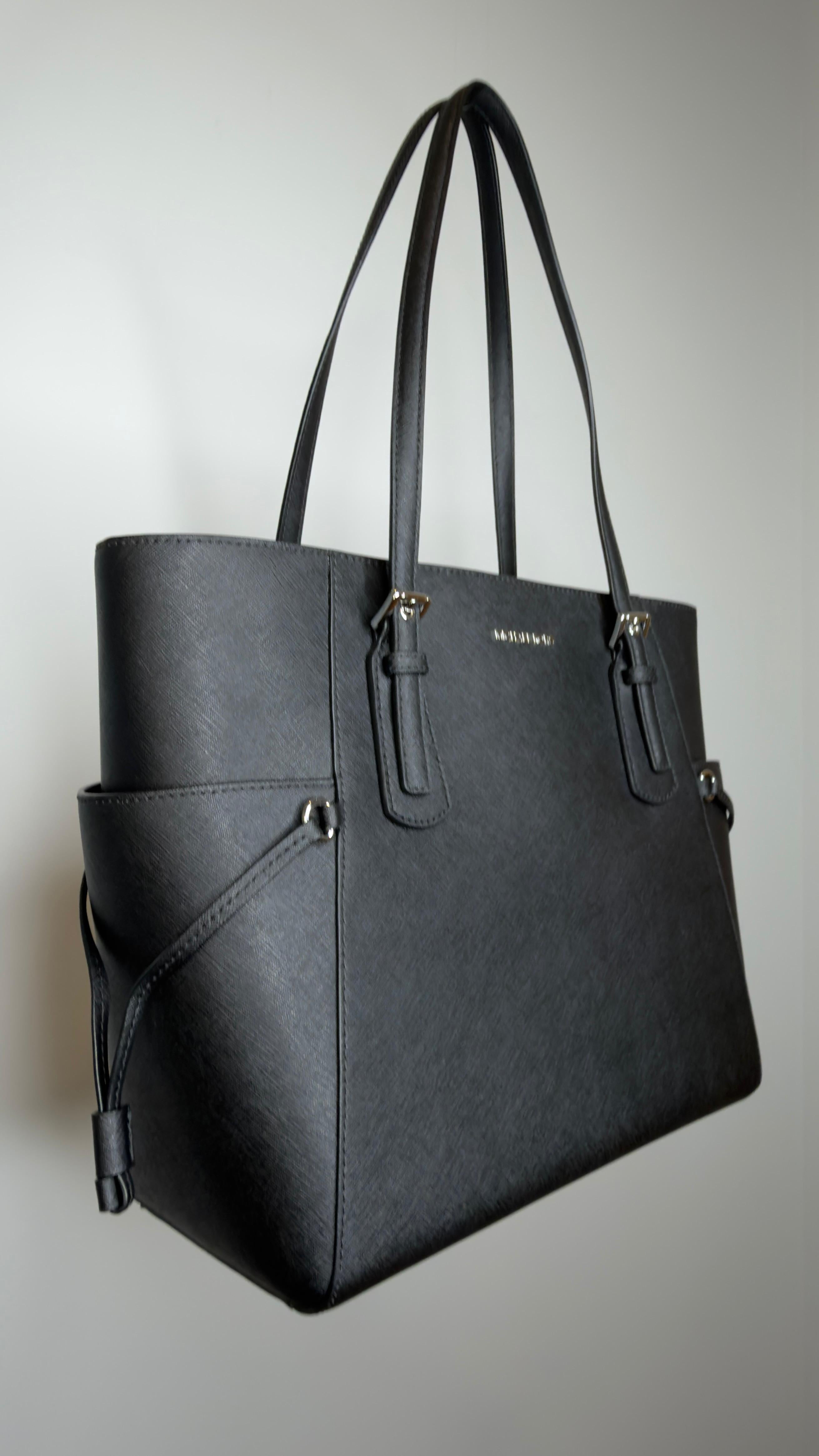 Jet Set Medium Safiano Leather Crossbody Bag Negra