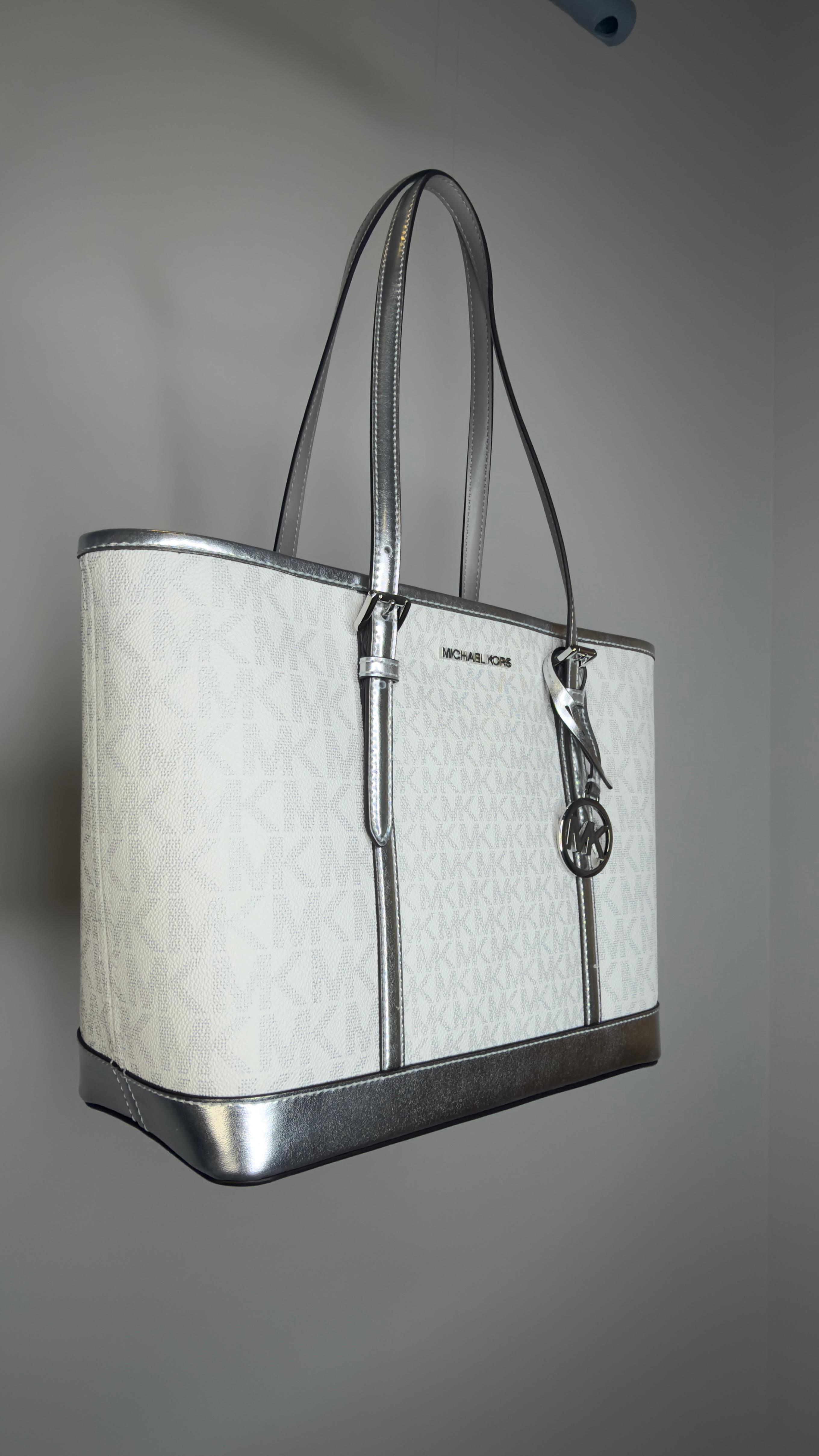 Jet Set Large Saffiano Shoulder Bag Blanca/Plata