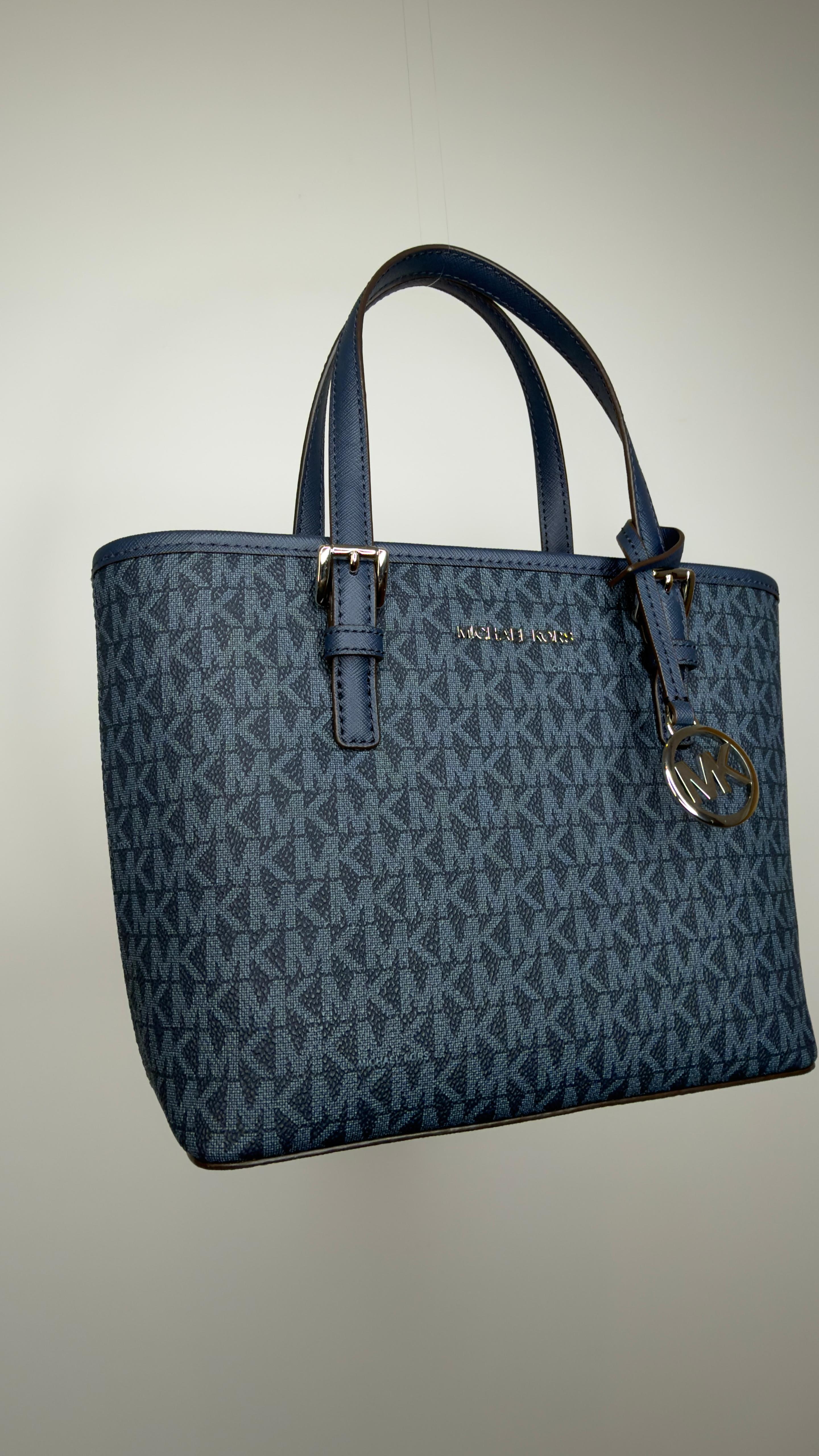 Jet Set Medium Safiano Leather Crossbody Bag Azul